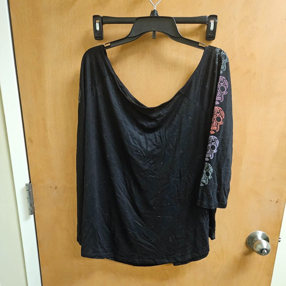 Torrid 2x off the shoulder skull shoulder
